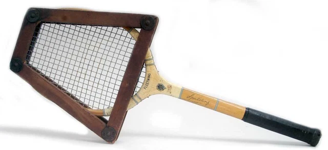 ANTIQUE SEMI FLAT TOP A.G. SPALDING & BROS MAKERS WOOD TENNIS RACKET