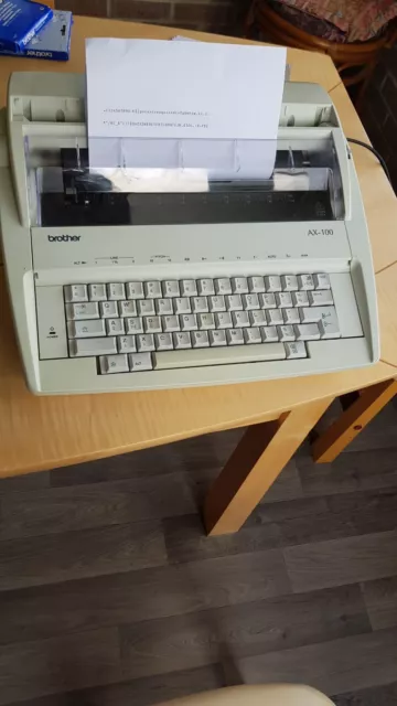 Máquina de escribir electrónica vintage BrotherTypewriter GWO GC como fotos