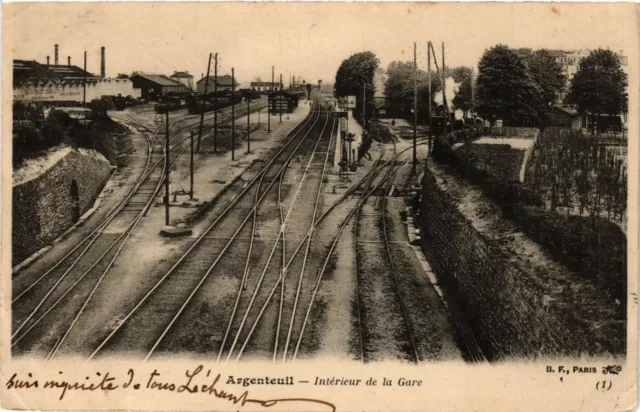CPA ARGENTEUIL - Intérieur de la Gare (380570)