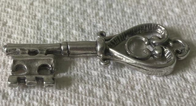 Genuine Silverissimo Vintage Solid Silver 800 - Vintage Key. Italian Handmade.