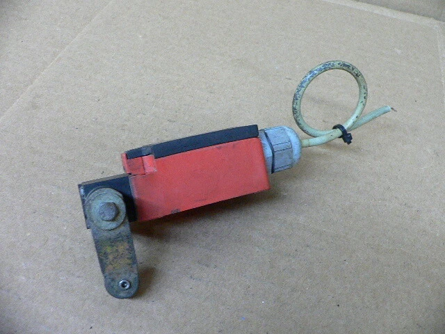 Bernstein I88-UV1Z AHS 28 Rotary Lever Limit Switch