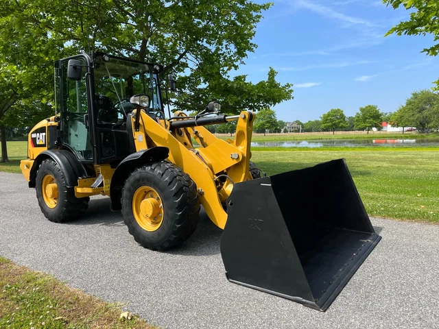 Caterpillar 906M  Wheel Loader