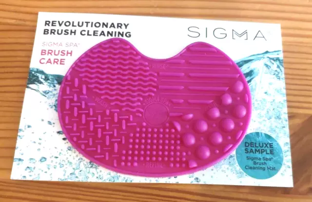 Sigma Revolutionary  Brush Cleaning Pink