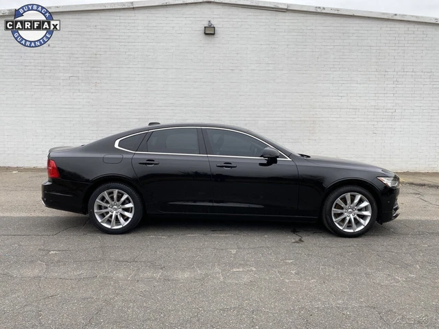 2017 Volvo S90 T6 Momentum