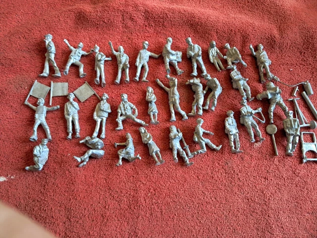 Grand lot de petits soldats Airfix 1/32 Seconde guerre mondiale (327 figurines) - Modélisme Grand lot de petits soldats Airfix 1/32 Seconde guerre mondiale (327 figurines) - Modélisme