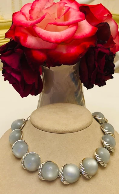 Vtg Coro Pegasus Soft Blue Moonglow Orbs W/Silver Tone Trim Necklace