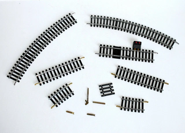 Lot Rails Jouef HO – 7 Rails Droits + 10 Rails Courbes – Vintage Modélisme Ferroviaire