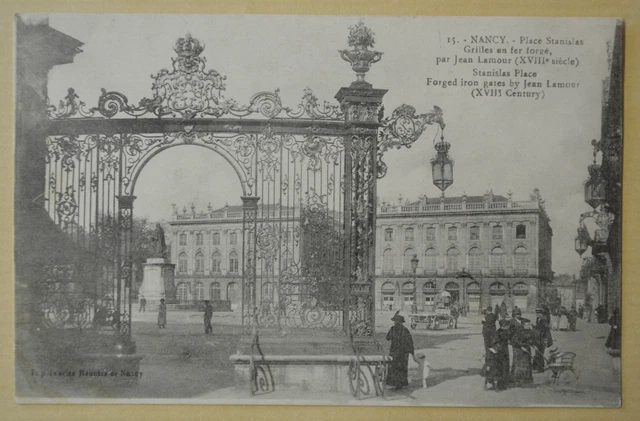 CPA " NANCY - Place Stanislas - Grilles en fer forgé