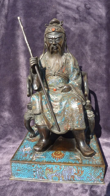 Chine XIX. beau bronze cloisonné d'un seigneur sur son trône.