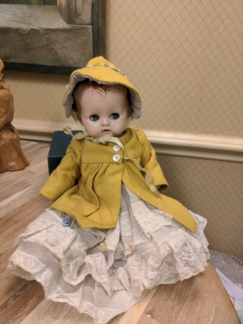 Poupée Vintage Pedigree Années 1950 – Costume écossais – Yeux Dormeurs