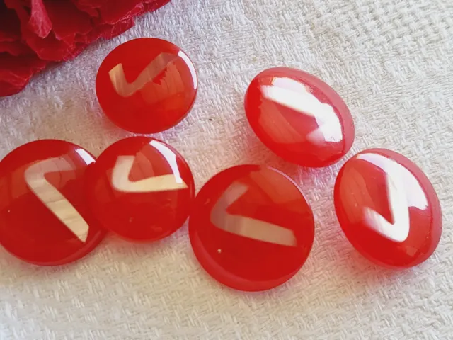 lot 7 boutons rouge nacré motif nacré à pied panaché 1,5 et 1,7 cm ref 491