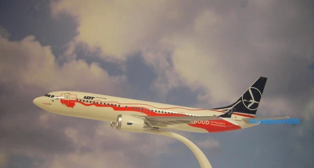 HERPA WINGS 1:200 SNAP FIT Boeing 737Max8 LOT Airlines 613675 ...