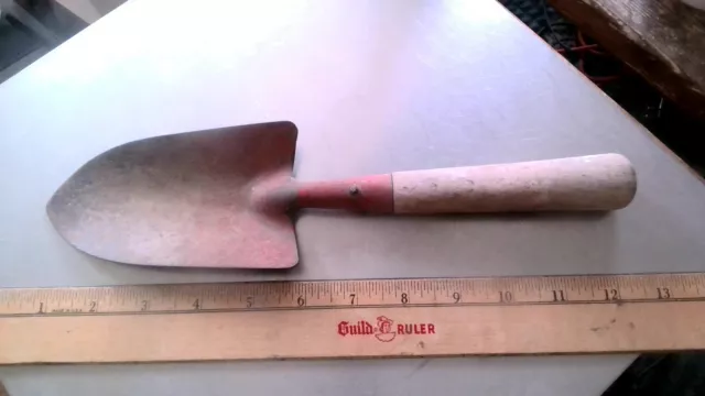 Red Painted Wood Handle Garden Trowel antique vintage old planter tool digger