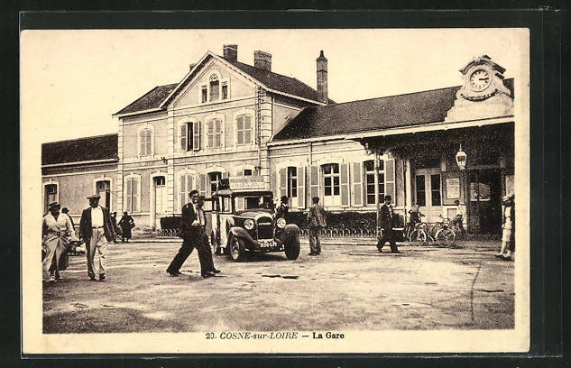 CPA Cosne-sur-Loire, La Gare, 1937 car