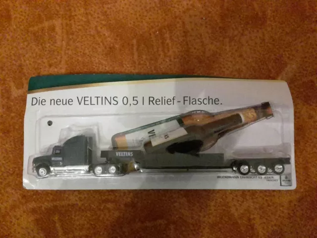 Veltins Werbe Truck "Die neue VELTINS 0,5l Relief-Flasche"