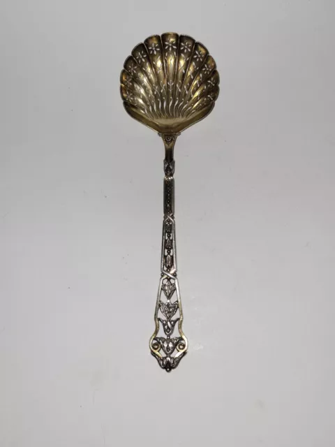 Superbe et ancienne cuillère à saupoudrer saupoudreuse  en argent massif