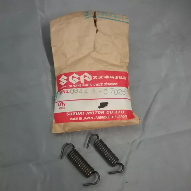 Qty 2 New Geniune Suzuki 09443-07025 Front Wheel Spring B100P B105P Kt120