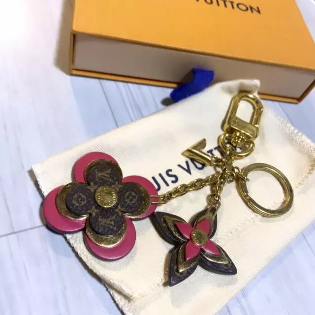 Louis Vuitton Blooming Flowers Key Ring Bag Charm (SHF-BiRwpy