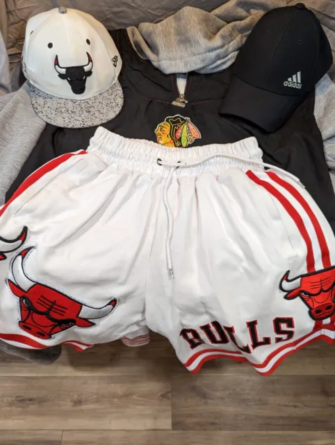 Pre Owned Chicago Bulls Blackhawks Gear Starter Jacket Shorts Hats