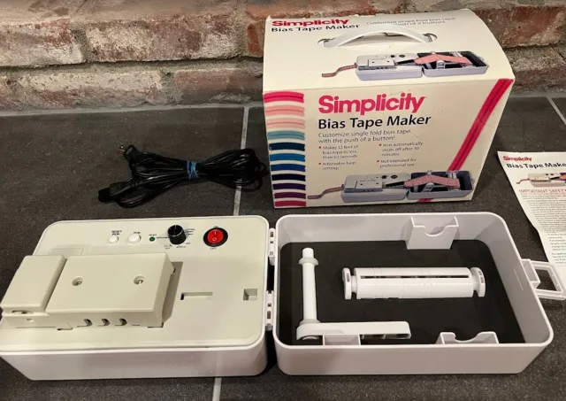 Simplicity 881925 Bias Tape Maker - Excellent Condition No Tips Included