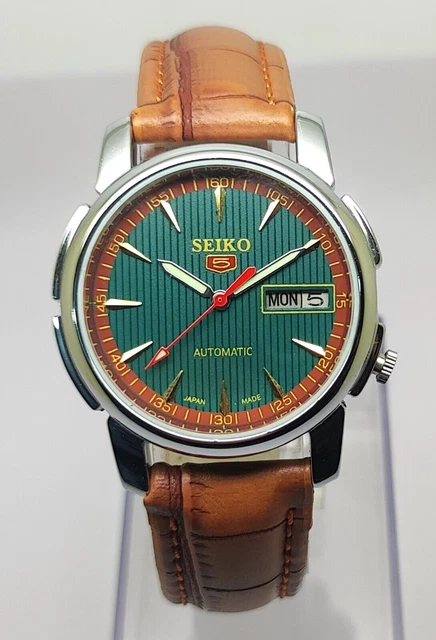 Seiko 5 Automatik-Herrenuhr aus Stahl mit Tag- und Datumsanzeige,...