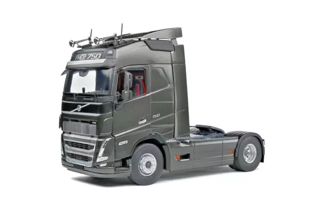 Camion Volvo FH16 Globetrotter XL noir 1:24eme longueur 24cm Solido,métal,neuf