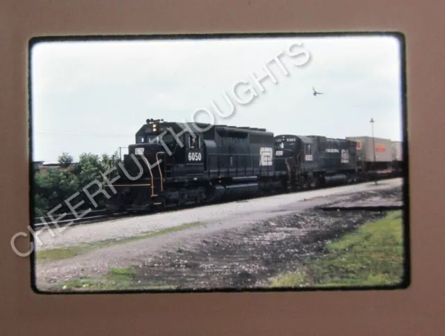 Original '70 Ektachrome Slide PC Penn Central 6050 SD40 TT1 action     35S60
