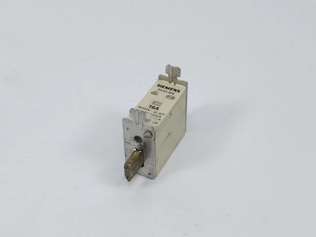 SIEMENS 3NA3805 Fusible 16A 500V NH000 Gg 120Ka