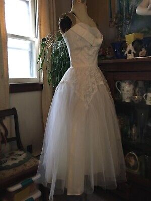 Vintage 1950’s strapless Ethereal Lace TULLE  FORMAL GOWN DRESS 34-24-50
