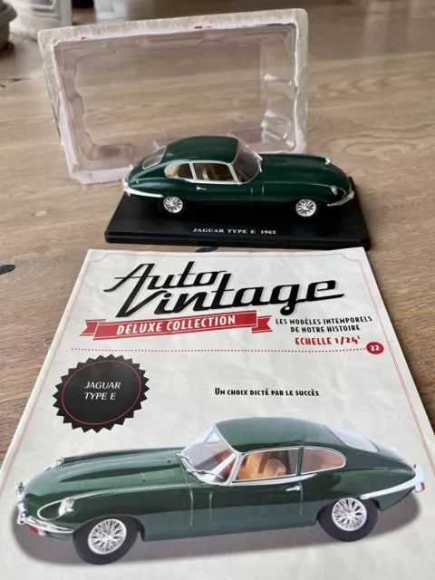 voiture Jaguar type E auto vintage 22 et brochure