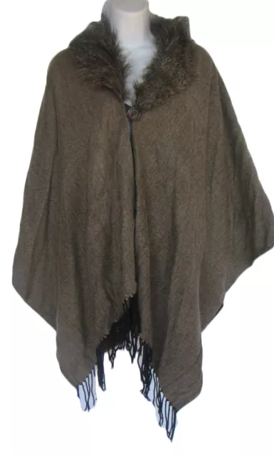 CHARLIE PAIGE O/S ONE SIZE Brown Fringed Poncho Cape NWT Faux Fur Trim