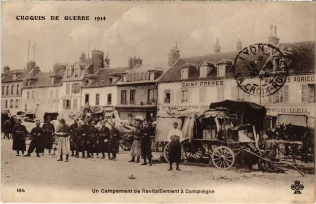 CPA Compiegne un campement de ravitaillement Guerre (1186911)