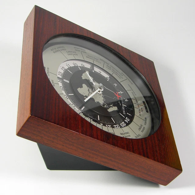 SEIKO VINTAGE WORLD Time desk clock sweeping seconds red aeroplane