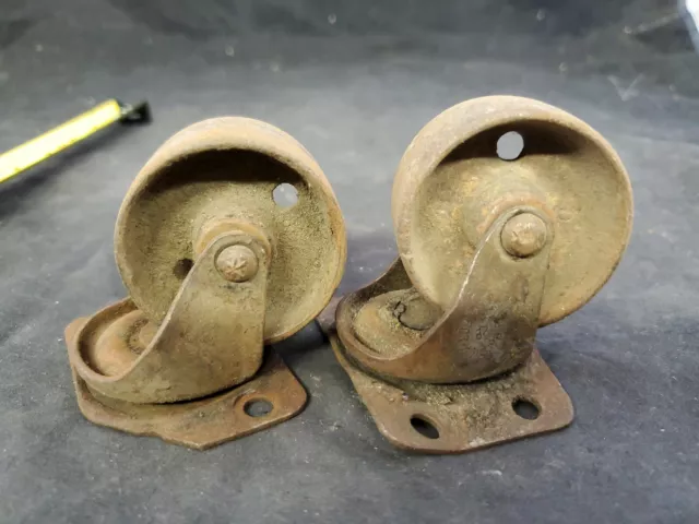 Model 2b Vintage Cast Iron Bassick 1 7/8" Swivel Plate Industrial Casters (h5)