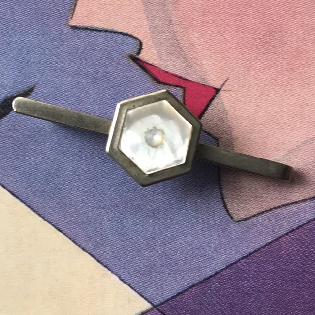 PINCE A CRAVATE,17--Pince à cravate en métal exquis et pratique