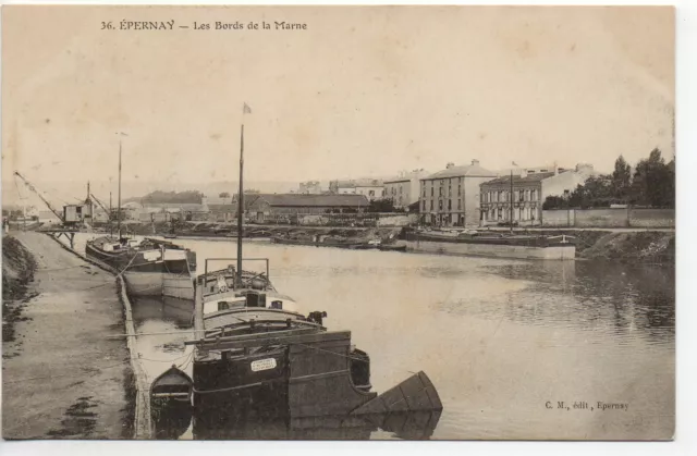 EPERNAY - Marne - CPA 51 - Péniches - bords de Marne - pont - quais déchargement