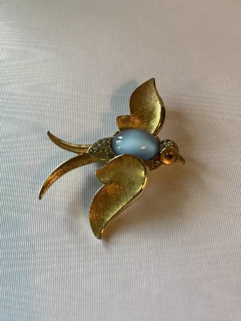 Vintage CROWN TRIFARI Swallow Bird Brooch Pin Jelly Belly Blue Signed!