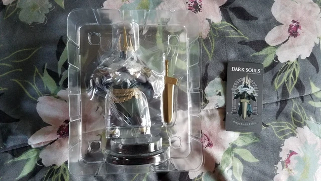 ACTOYS Dark Souls Pre-Painted Figures Vol. 2 - Gwyn Lord of Cinder Mini Figure