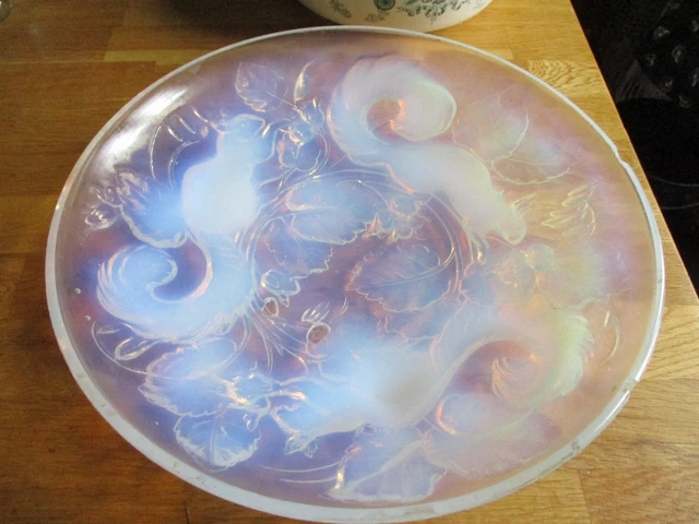Coupe plat centre de table verre pressé moulé opalescent  écureuils Art Déco