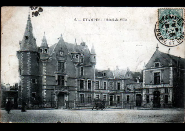 ETAMPES (91) CHARIOT à bras d'AGENT MUNICIPAL à là MAIRIE animée en 1906