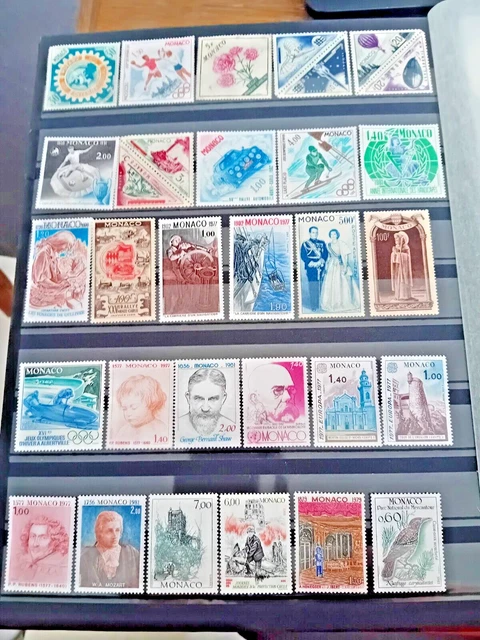 Lot de 20 timbres Monaco (Lot 29) - Non oblitérés mais sans gomme Etat Correct