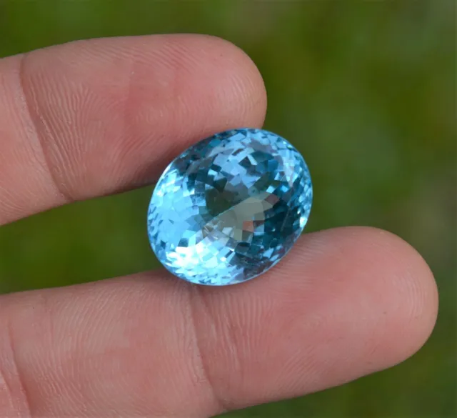 Topaze bleu taille oval du Brésil 33,66 ct oval cut topaz bijou swiss blue gems
