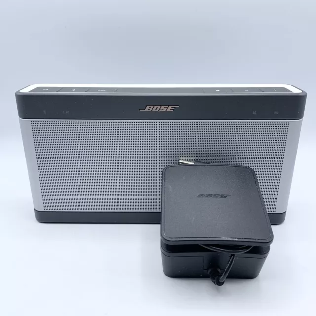 BOSE SOUNDLINK BLUETOOTH Portable Speaker III Model 414255 W