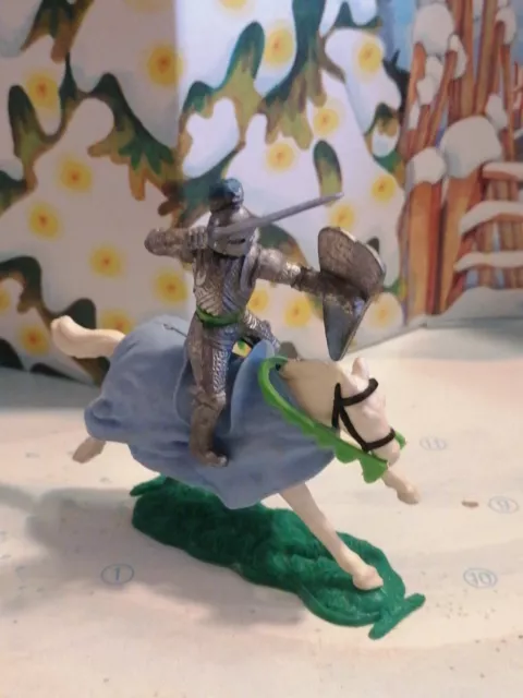 Jouet  FIGURINE TIMPO MOYEN AGE CAVALIER chevalier gris  piéton