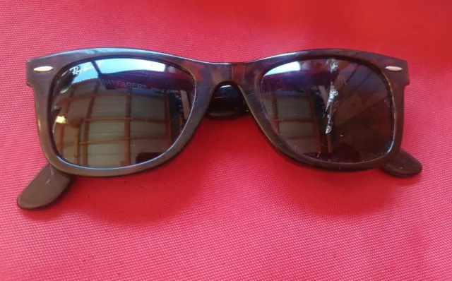 RAY-BAN WAYFARER Sunglasses RB 2140-Black Frame w/ Green Lenses (broken glass)