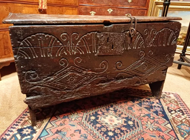 Beautiful late 17th Century Oak six plank Coffer of small proportions