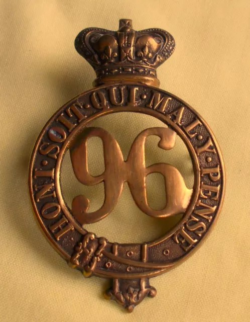 BRASS QVC 96th. MANCHESTER REGIMENT OF FOOT CAP BADGE - C5