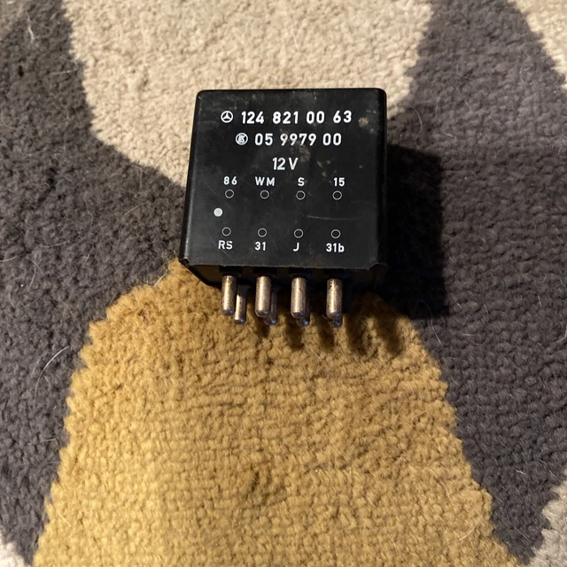 MERCEDES W124 ORIGINAL relay rear windshield wiper engine Mercedes