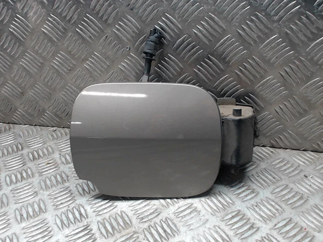 Trappe D'essence Pour Dacia Duster 2 Phase 1 1.5 Blue DCi - 8V Turbo Hybri/R - Pièce D'occasion En Bon état