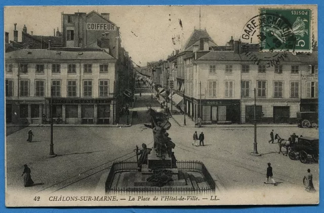 CPA: Châlons-Sur-Marne - La Place de l'Hôtel-de-Ville / 1914